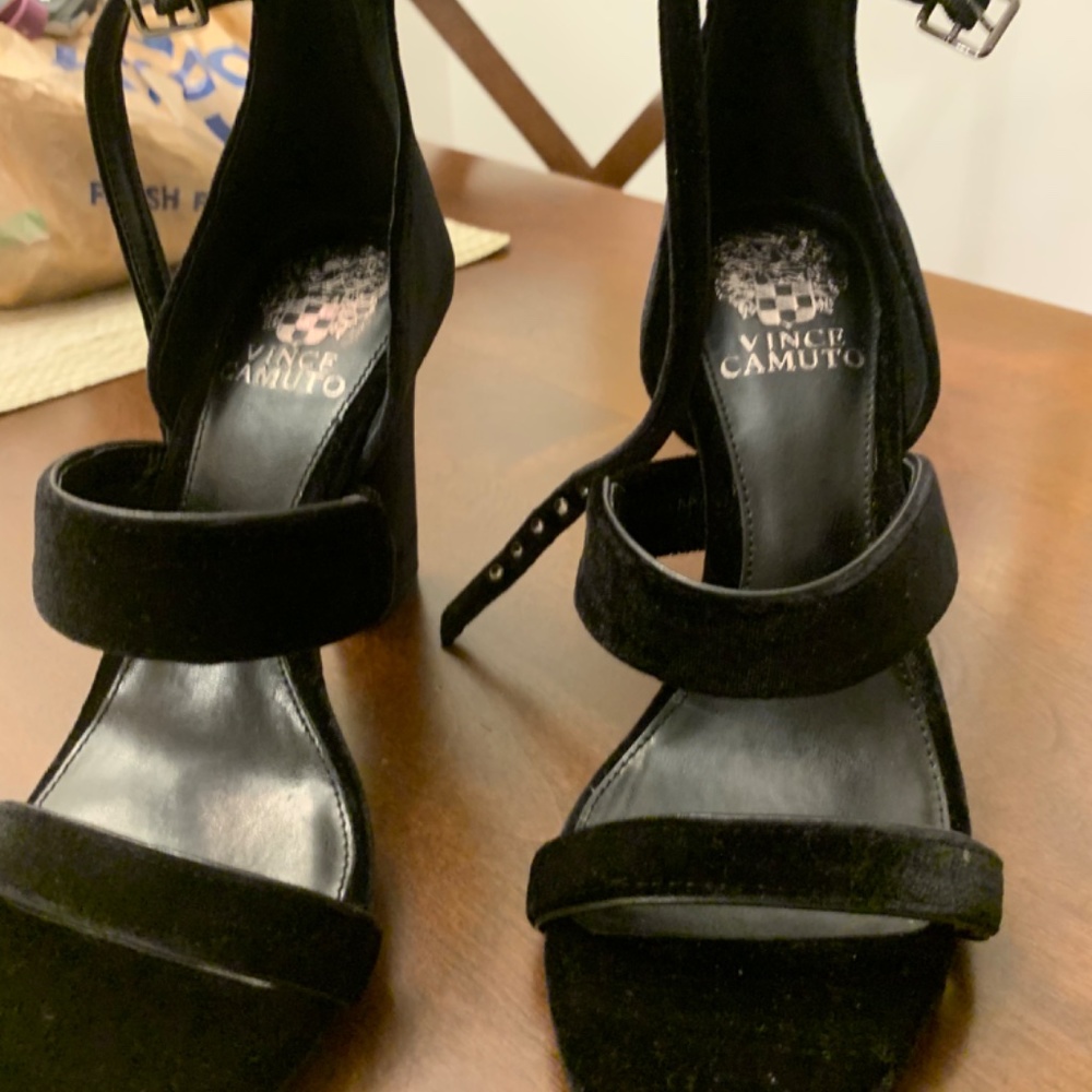 Vince Camuto suede open toe sandals - Picture 4 of 6
